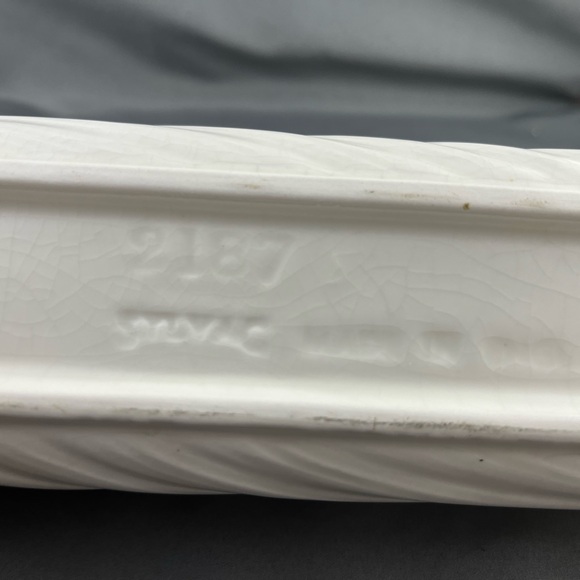 Vintage Sylvac #2187 Art Deco Creamware Planter. Length 15” inches Width  2 3/4” - Picture 4 of 4